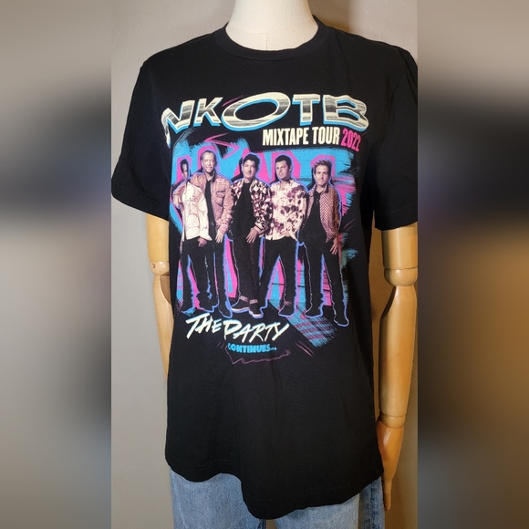 New Kids On The Block 2022 Mixed Tape Tour Concert Tee, size Small - Picture 2 of 5